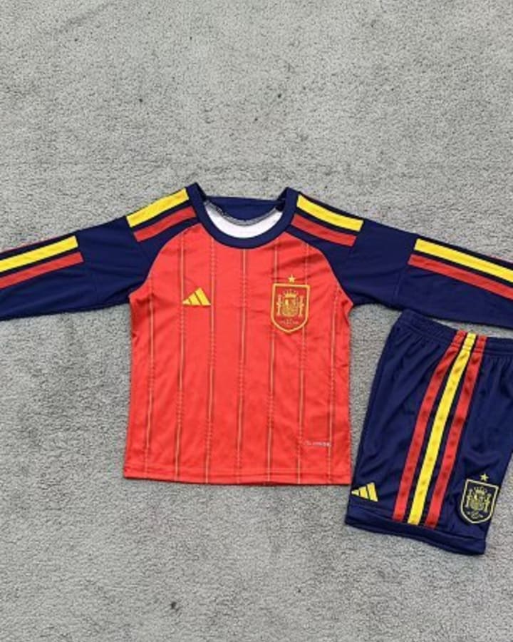 2026kids Spanish home team long-sleeved shirt size 16-30