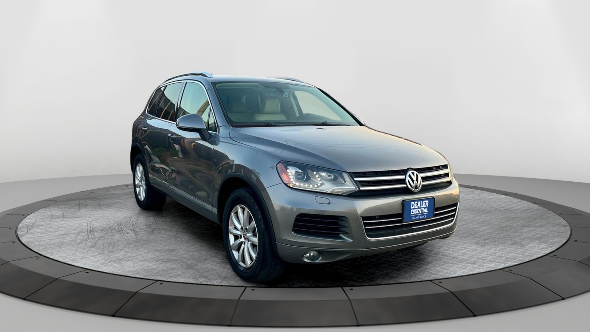 2012 Volkswagen Touareg Lux
