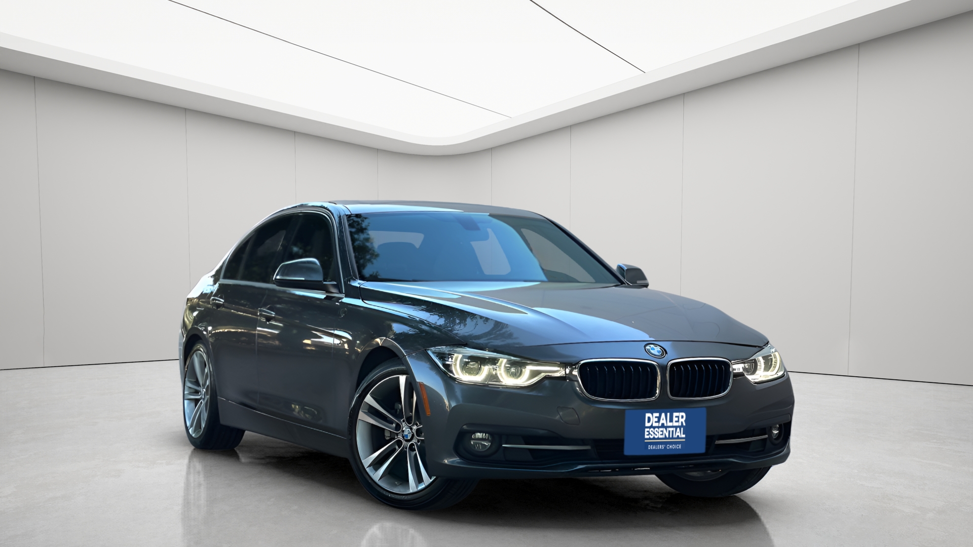 2018 BMW 3 Series 330i's photo