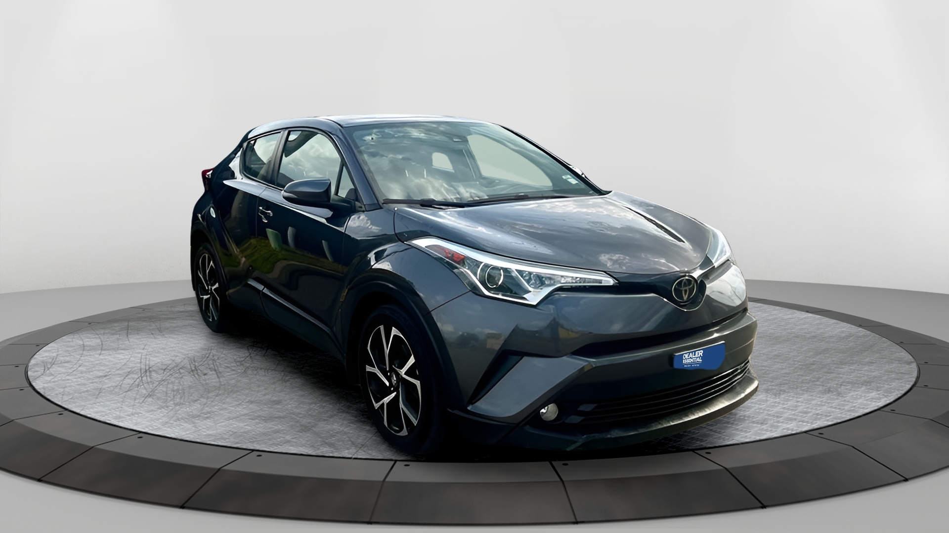 2018 Toyota C-HR XLE Premium's photo