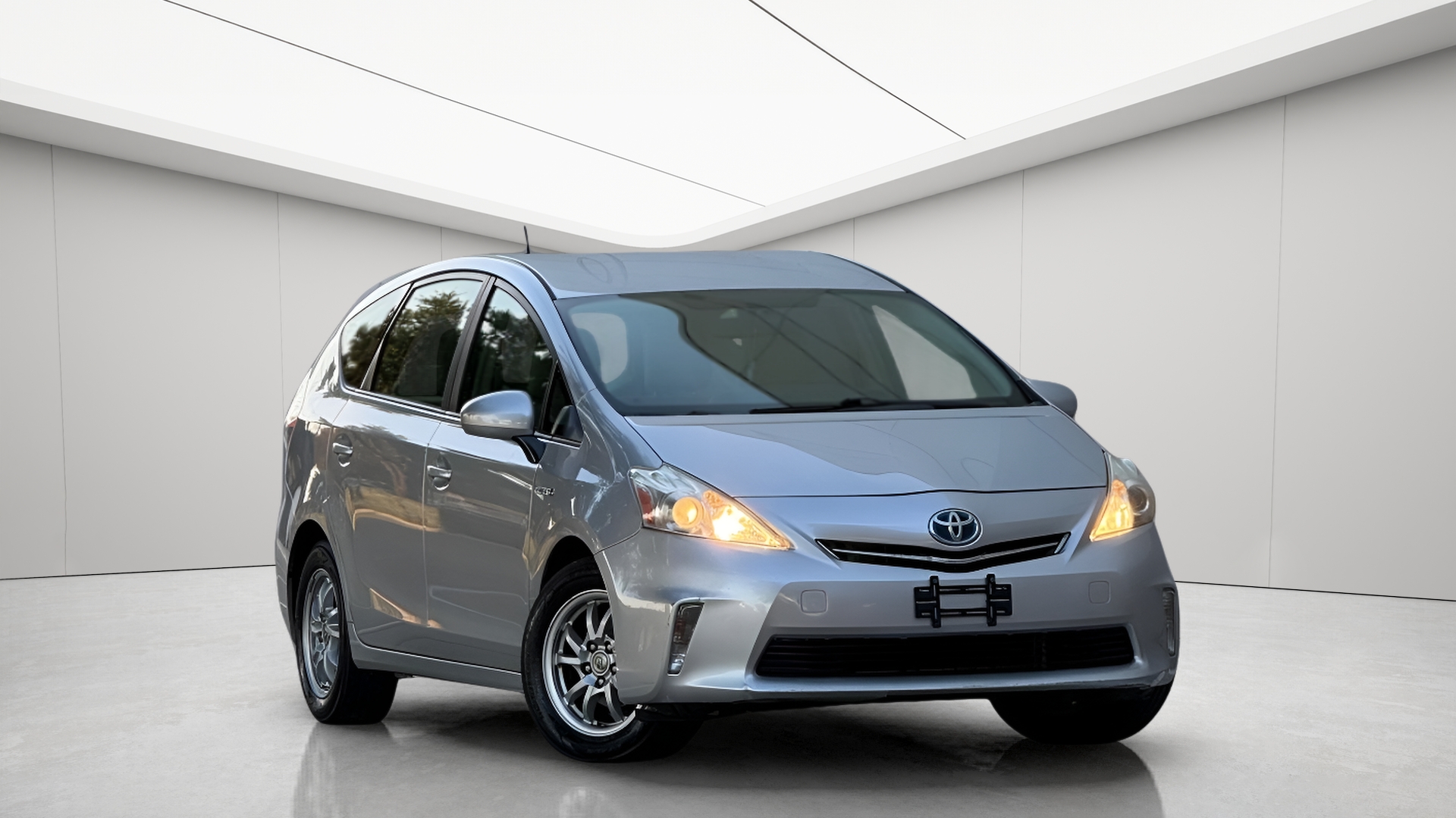 2012 Toyota Prius v Five