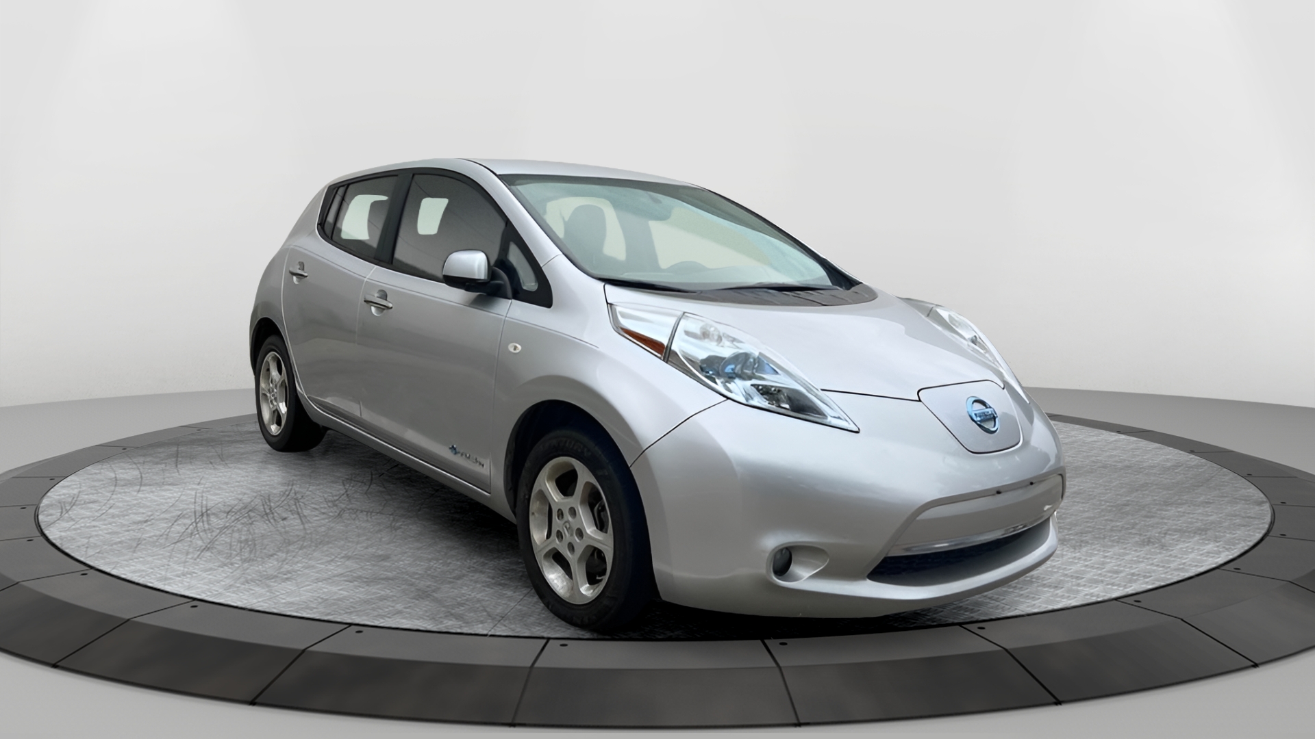 2012 Nissan LEAF SV's photo