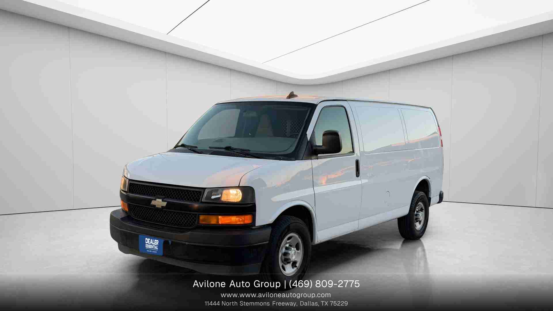 2018 Chevrolet Express 2500 Work Van HD's photo
