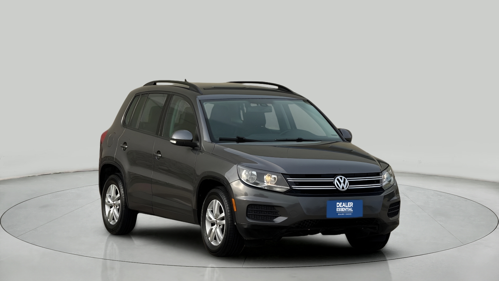 2016 Volkswagen Tiguan S's photo