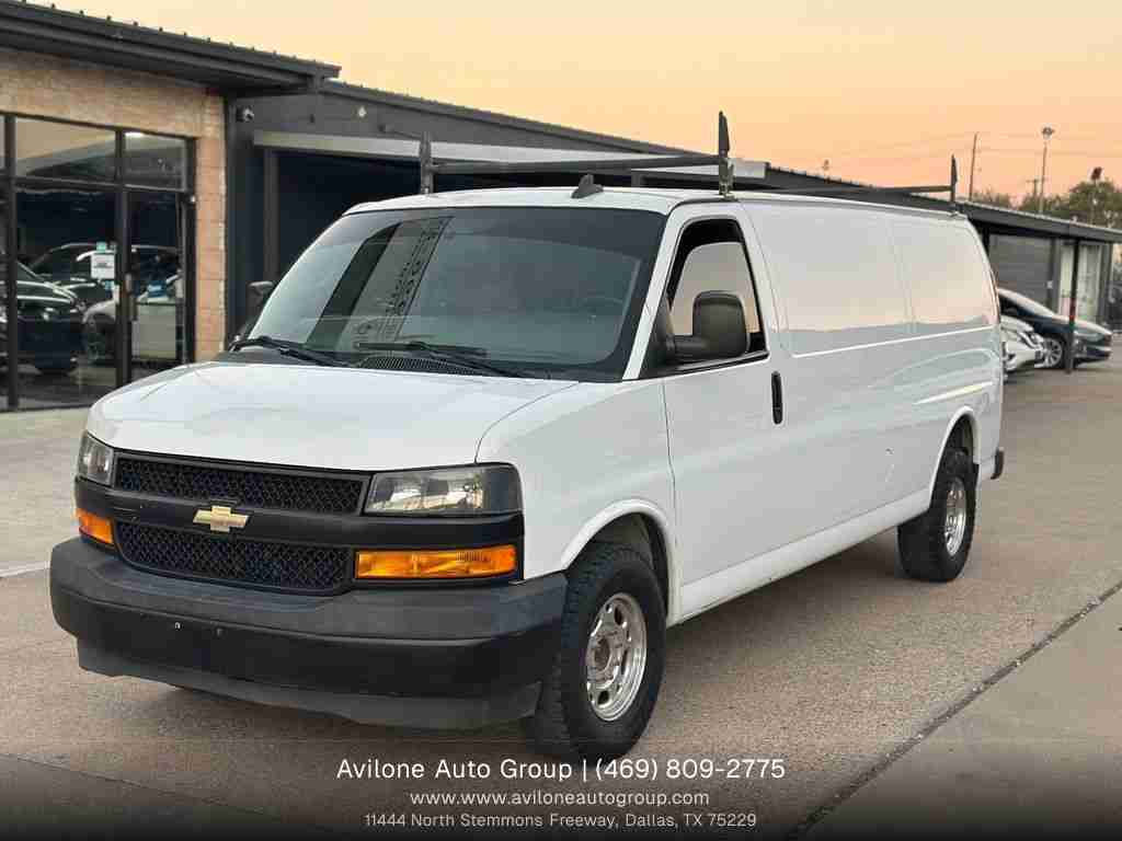 2018 Chevrolet Express 3500 Extended Work Van's photo