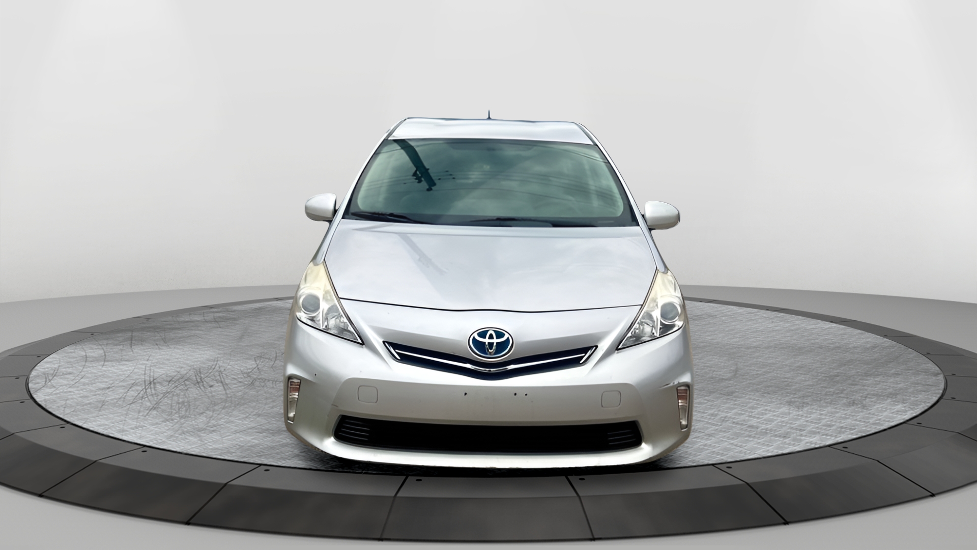2013 Toyota Prius v Five