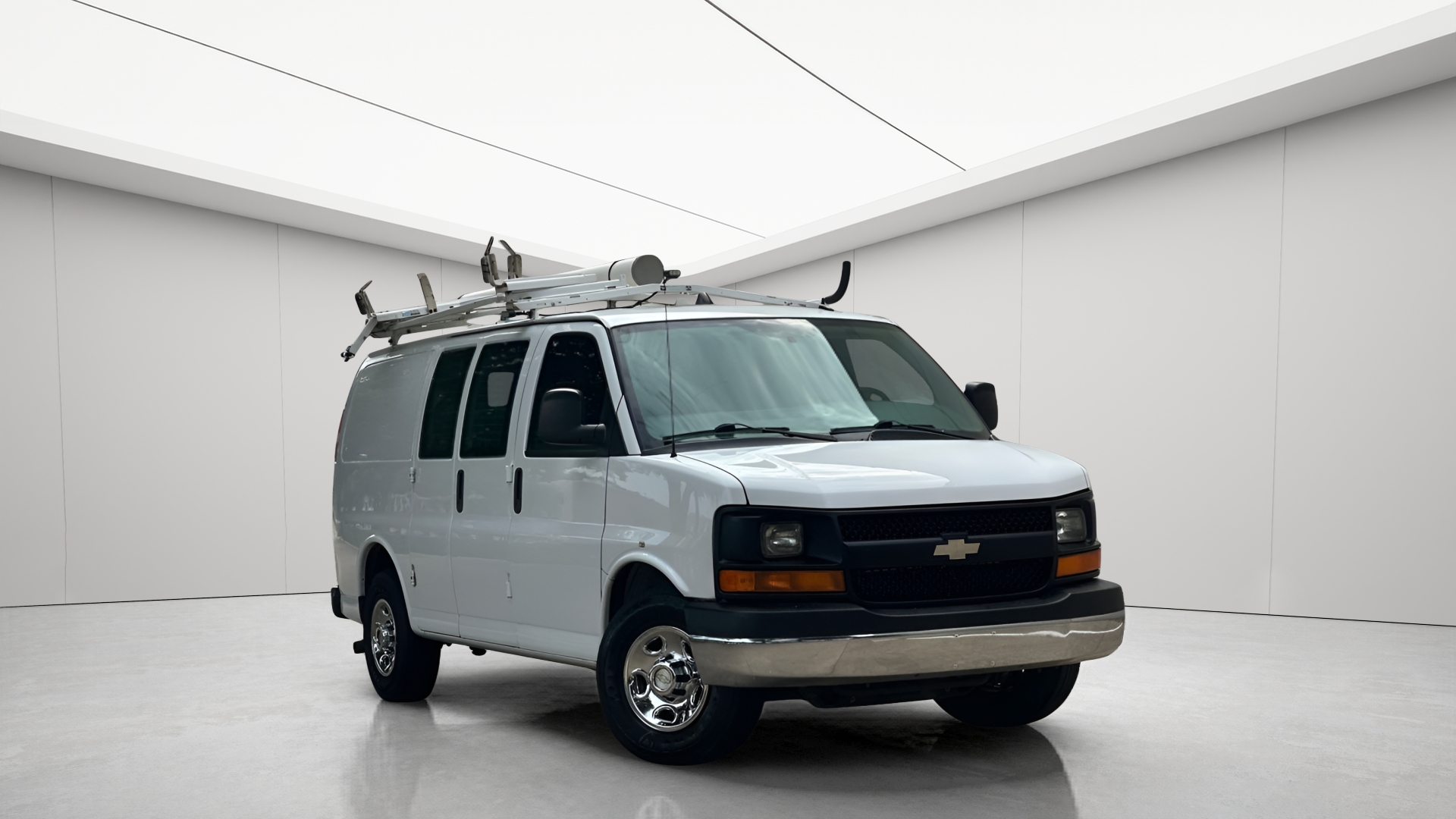 2014 Chevrolet Express Cargo Work Van's photo