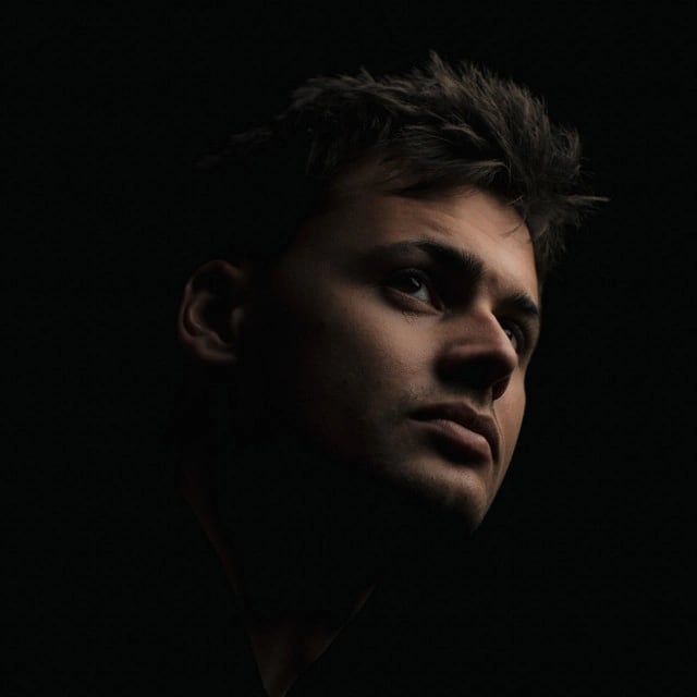 Mike Williams background