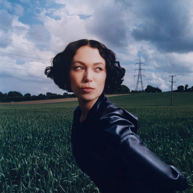 Kelly Lee Owens background