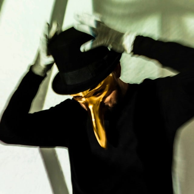 Claptone background