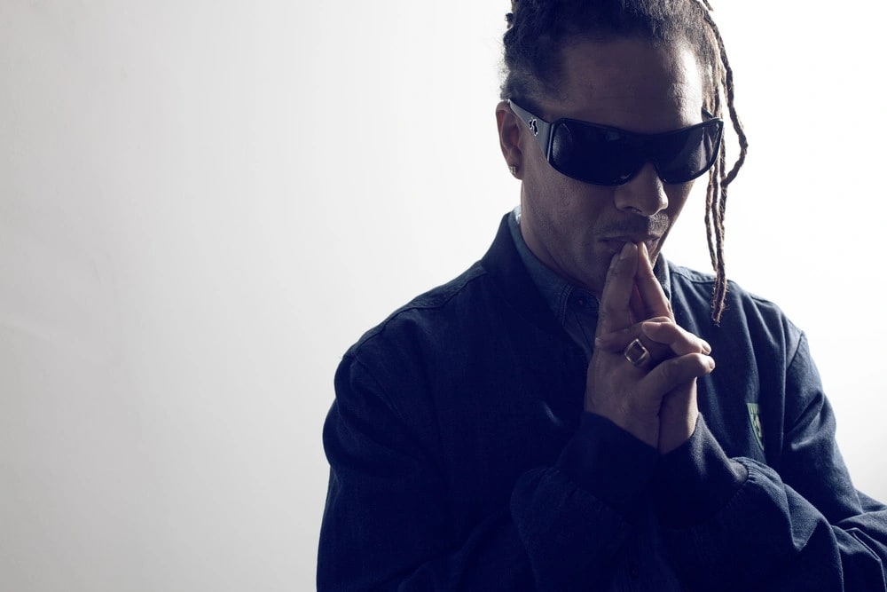 Roni Size background