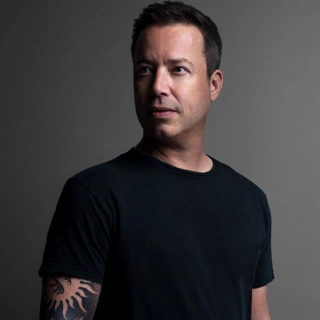 Sander van Doorn background