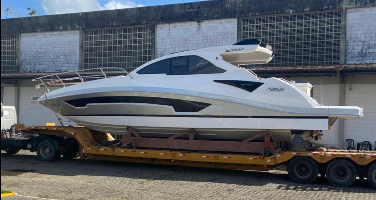 Lancha Azov Z480 HT