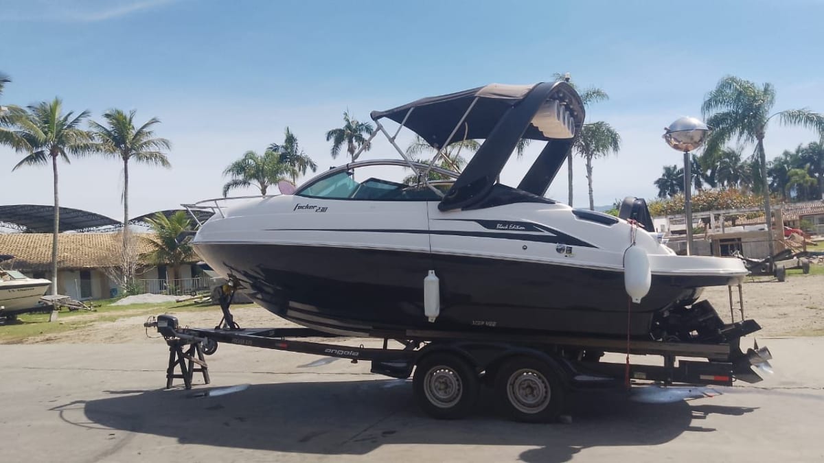 Lancha Focker 230 Black Edition 2017