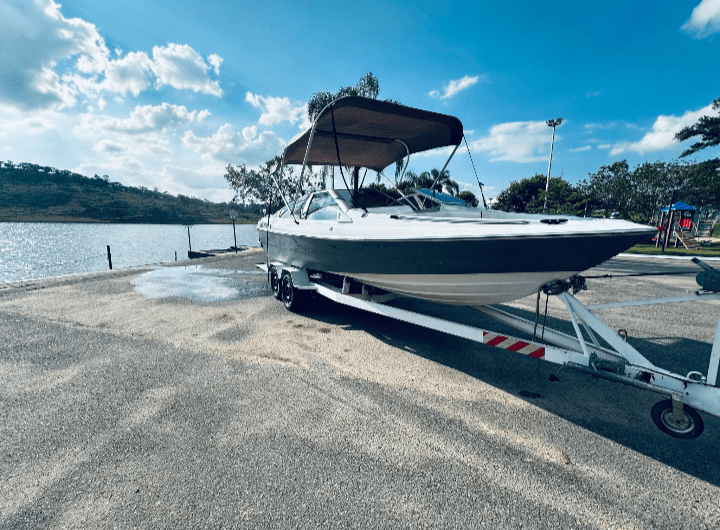 Lancha ventura motor 150 Hp