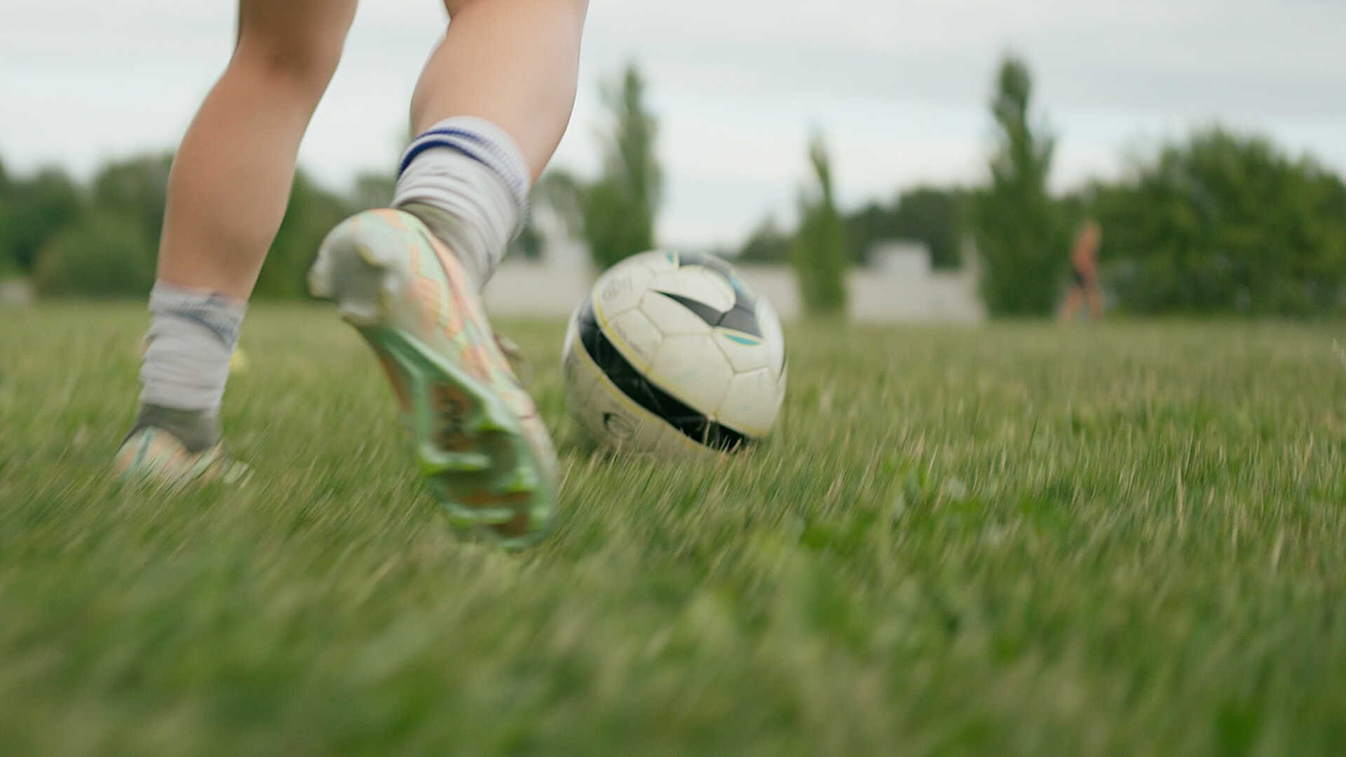 feetandballthumbnail