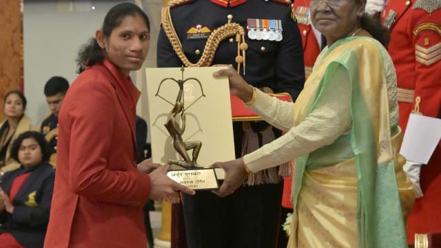 Asian Para Games 2026: Deepthi Jeevanji का 400m T20 में गोल्ड, 56.36 सेकंड का गेम्स रिकॉर्ड
