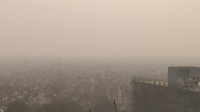 दिल्ली की हवा 'खराब': GRAP-1 लागू, जनरेटर और ट्रांसपोर्ट पर रोक