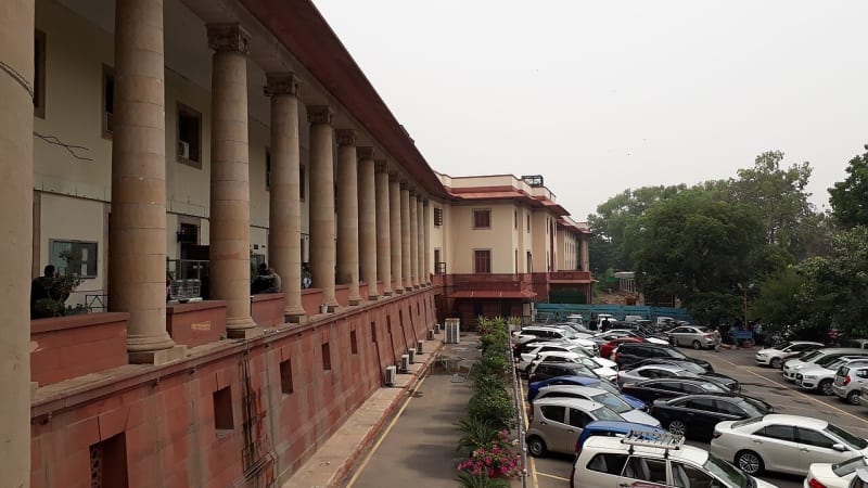 सुप्रीम कोर्ट: इंटरनेट का इस्तेमाल बच्चों समेत हर व्यक्ति का मौलिक अधिकार — बच्चों पर ब्लैंकेट बैन खारिज