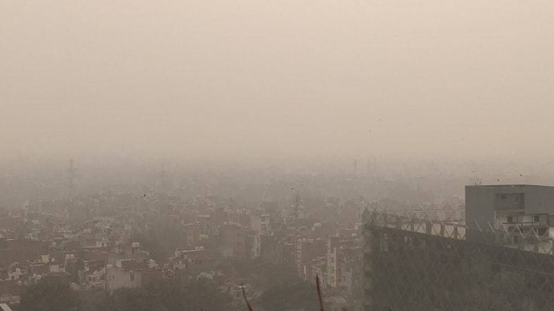 दिल्ली की हवा 'खराब': GRAP-1 लागू, जनरेटर और ट्रांसपोर्ट पर रोक