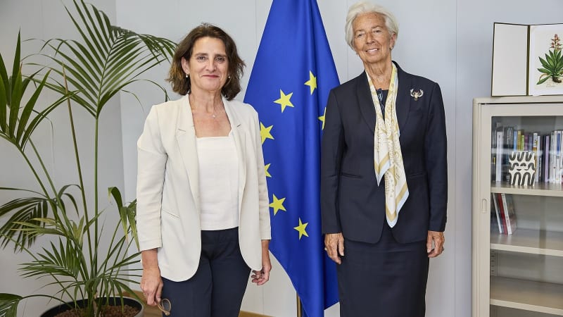 Lagarde to leave ECB on 7 February, nine months early