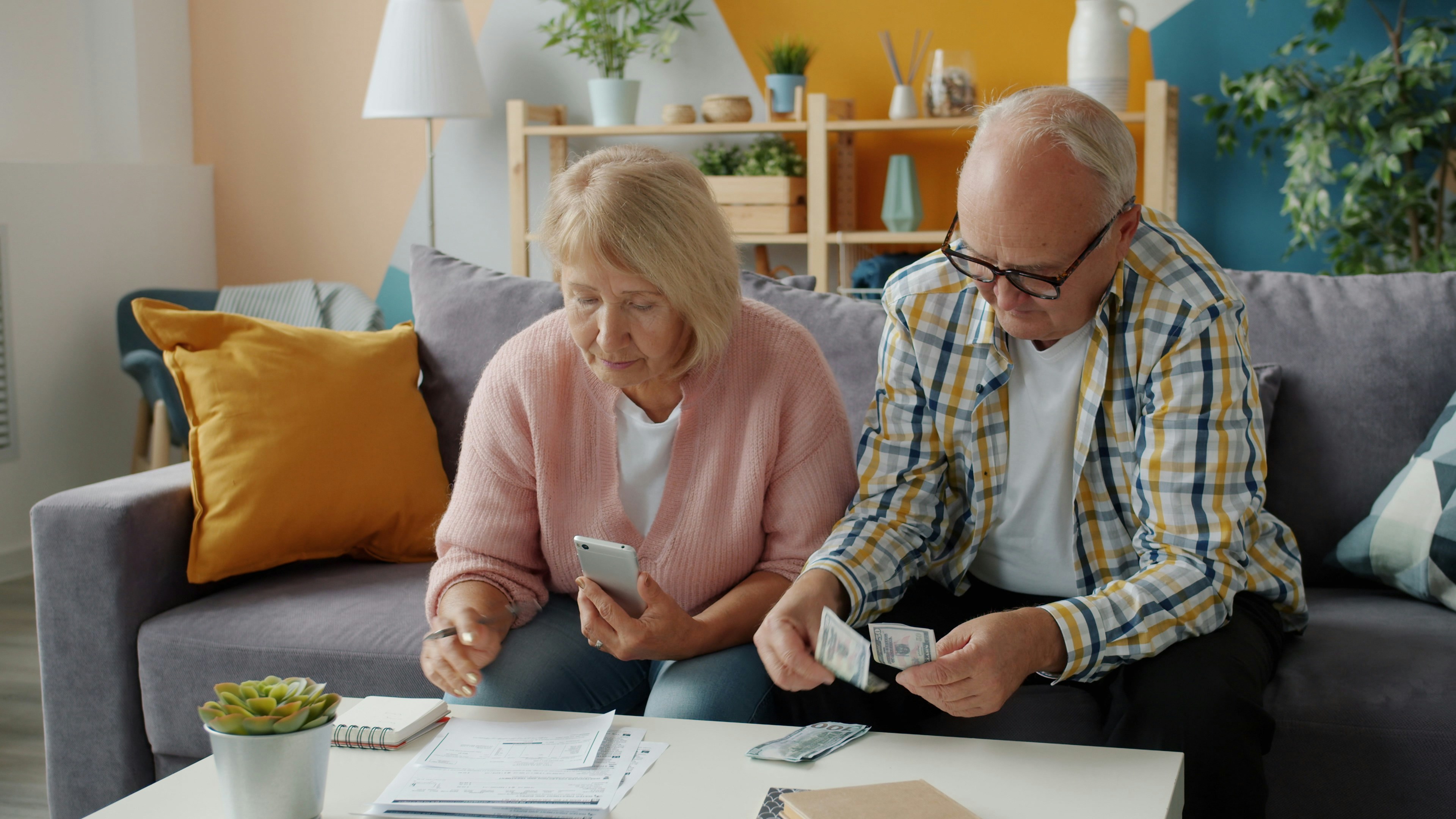 RRIF Minimum Withdrawals Explained: Rules, Rates, and Tax Impact