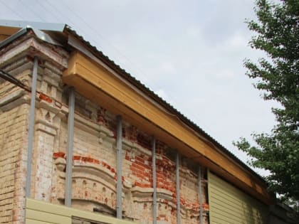 Волжским районным судом Саратова удовлетворены требования комитета по архитектуре о приведении фасада многоквартирного дома в первоначальное состояние