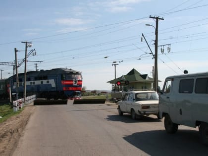 Попавшие в ДТП на переездах саратовцы возмещают ущерб "РЖД"