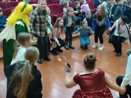 Яркое новогоднее представление для детей 