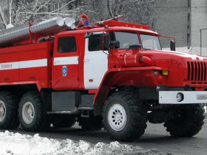 Два пожара в Балаково за сутки: дома и автомобиль пострадали от огня