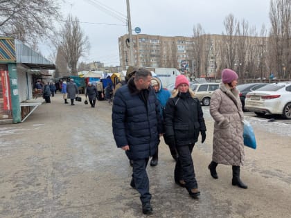 Глава БМР встретился с представителями торговли на рынке у «Мадонны»