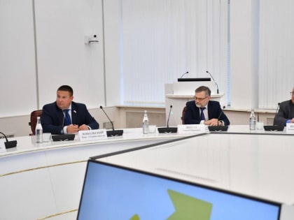 Губернатор Роман Бусаргин встретился с финалистами и победителями Всероссийского конкурса молодых управленцев «Лидеры села»