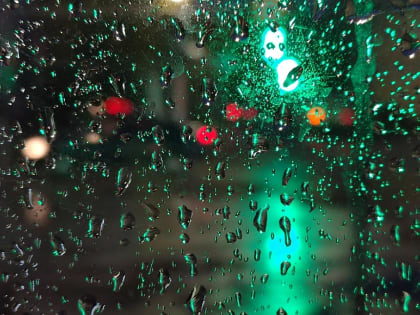 Саратовцев предупредили о сильном дожде и ветре