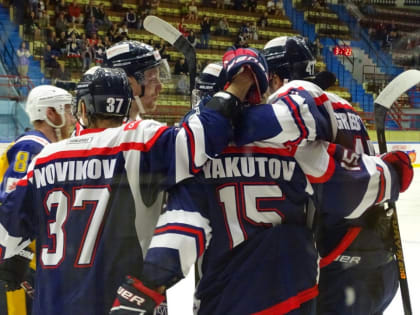 Саратовский "Кристалл" крупно и "всухую" победил "Челны"