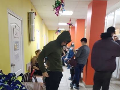В поликлинике на Барнаульской жалуются на очереди из 30 человек к одному врачу