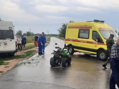 Под Энгельсом в столкновении с маршруткой погиб ребенок на квадроцикле