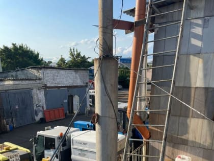 В Саратове ребенок схватился за провод на крыше и получил удар током