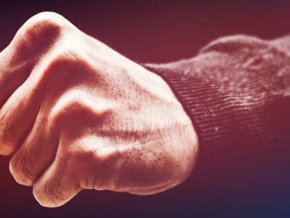 Плевок на асфальт обернулся для жителя Солнечного сломанной челюстью