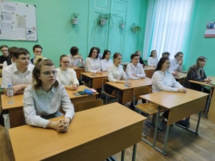 Более 23 тысяч девятиклассников региона принимают участие в итоговом собеседовании