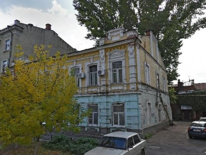 В центре Саратова один аварийный дом снесут, а второй реконструируют