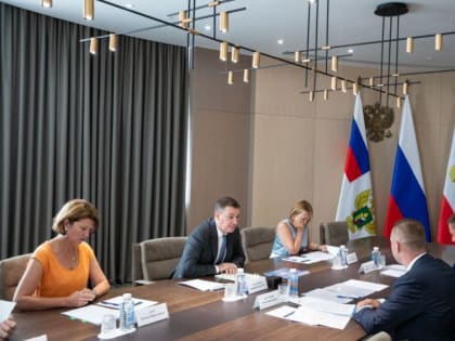 Губернатор Роман Бусаргин в Москве встретился с Министром сельского хозяйства РФ Дмитрием Патрушевым.
