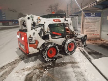 Коммунальные службы города приступили к уборке выпавшего снега