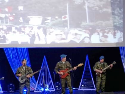 Легендарные «Голубые береты» выступили в Балаково с концертом в поддержку участников СВО