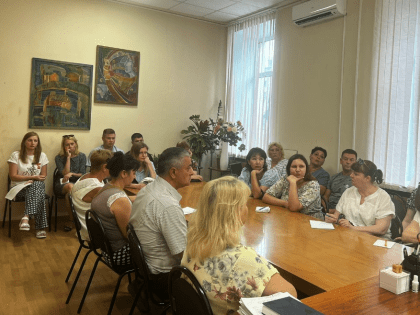 Глава администрации района Игорь Молчанов встретился с участниками программы переселения из аварийного жилья