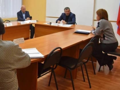 Опубликован график приемов балаковских чиновников в январе