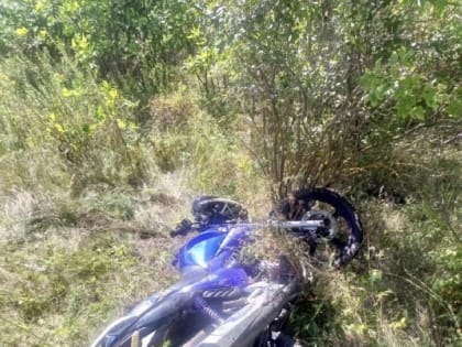 К разбившемуся мотоциклисту привезли врачей из Саратова. Они его прооперировали