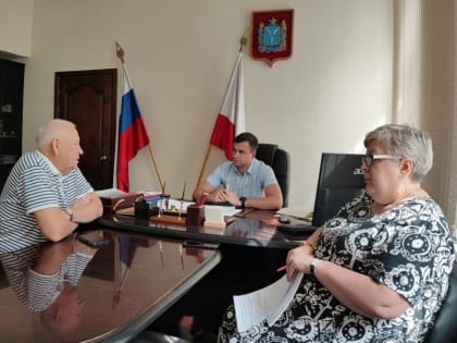 Министр молодежной политики и спорта области Олег Дубовенко провел очередной личный прием граждан