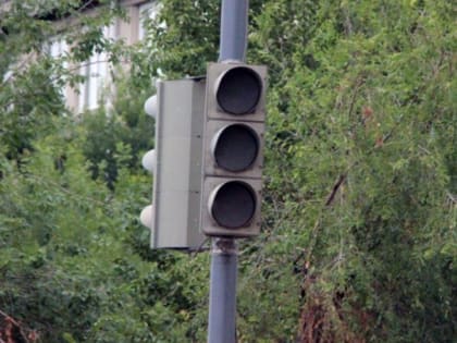 Очевидцы: в центре Саратова не работают светофоры