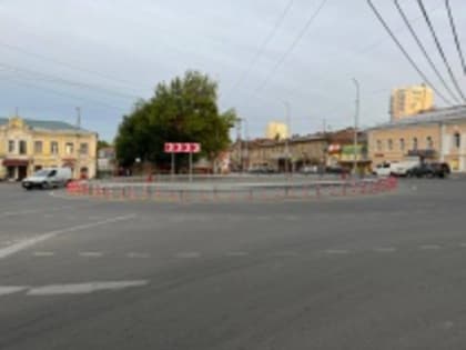 Завершены мероприятия по установке технических средств организации кругового дорожного движения на пересечении улиц Радищева, Кутякова и Челюскинцев