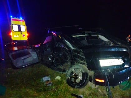 В ДТП на саратовской трассе погибла женщина, пять человек в больнице